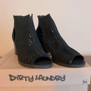 Women’s Dirty Laundry peep toe Sandals